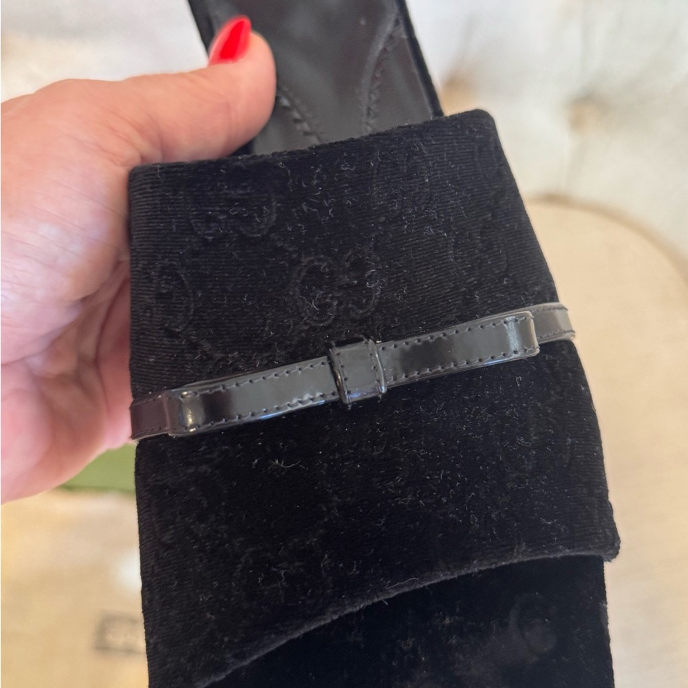 Auth. Gucci GG Monogram Velvet Bow Sandals - Picture 8 of 11